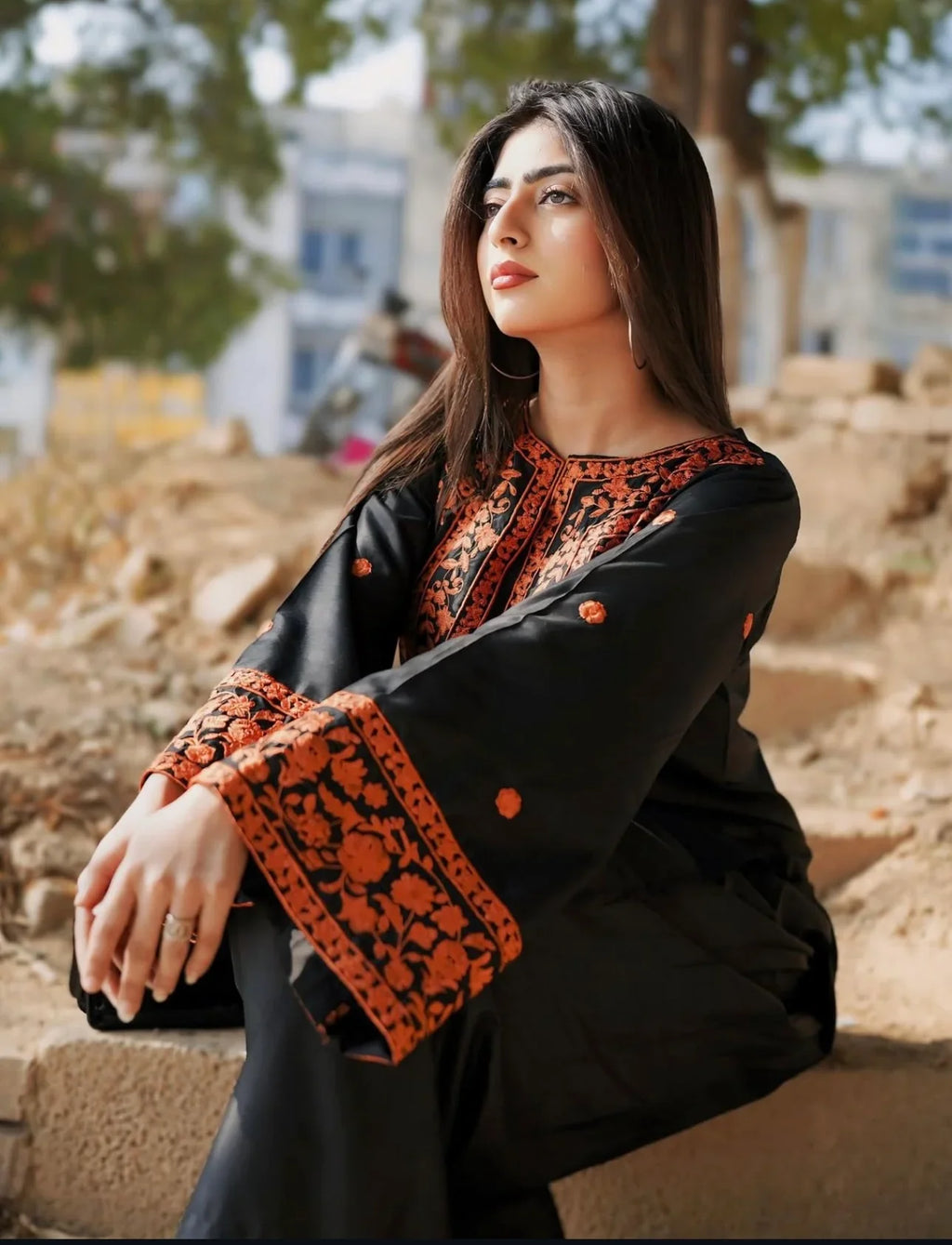 Alyana - Embroidered 2pc Suit