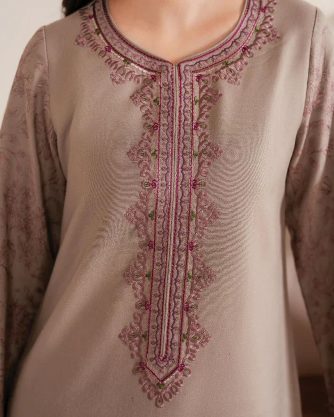 Garnet Embroidered stiched (3 piece) ZL1001