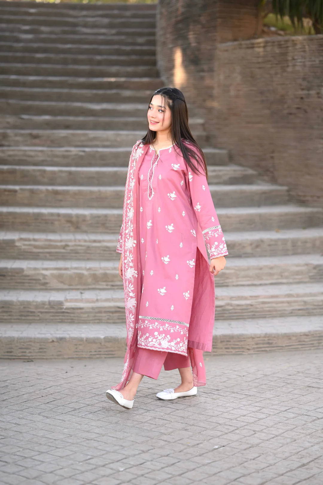Ayyat - 3pc Embroidred Lawn Stitched Suit