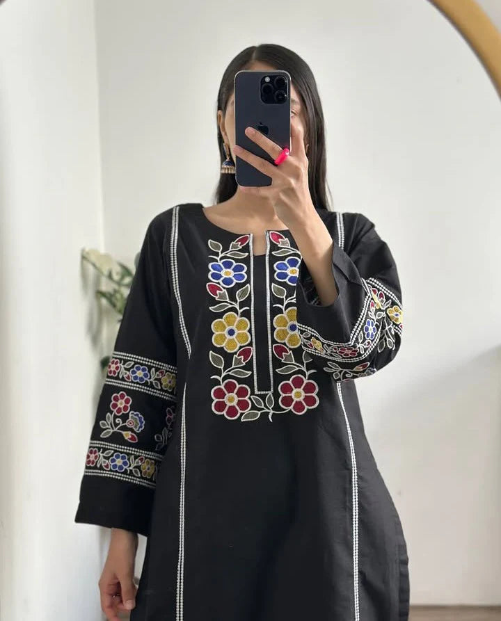Black Desire -Lawn 2pc Embroidered Suit