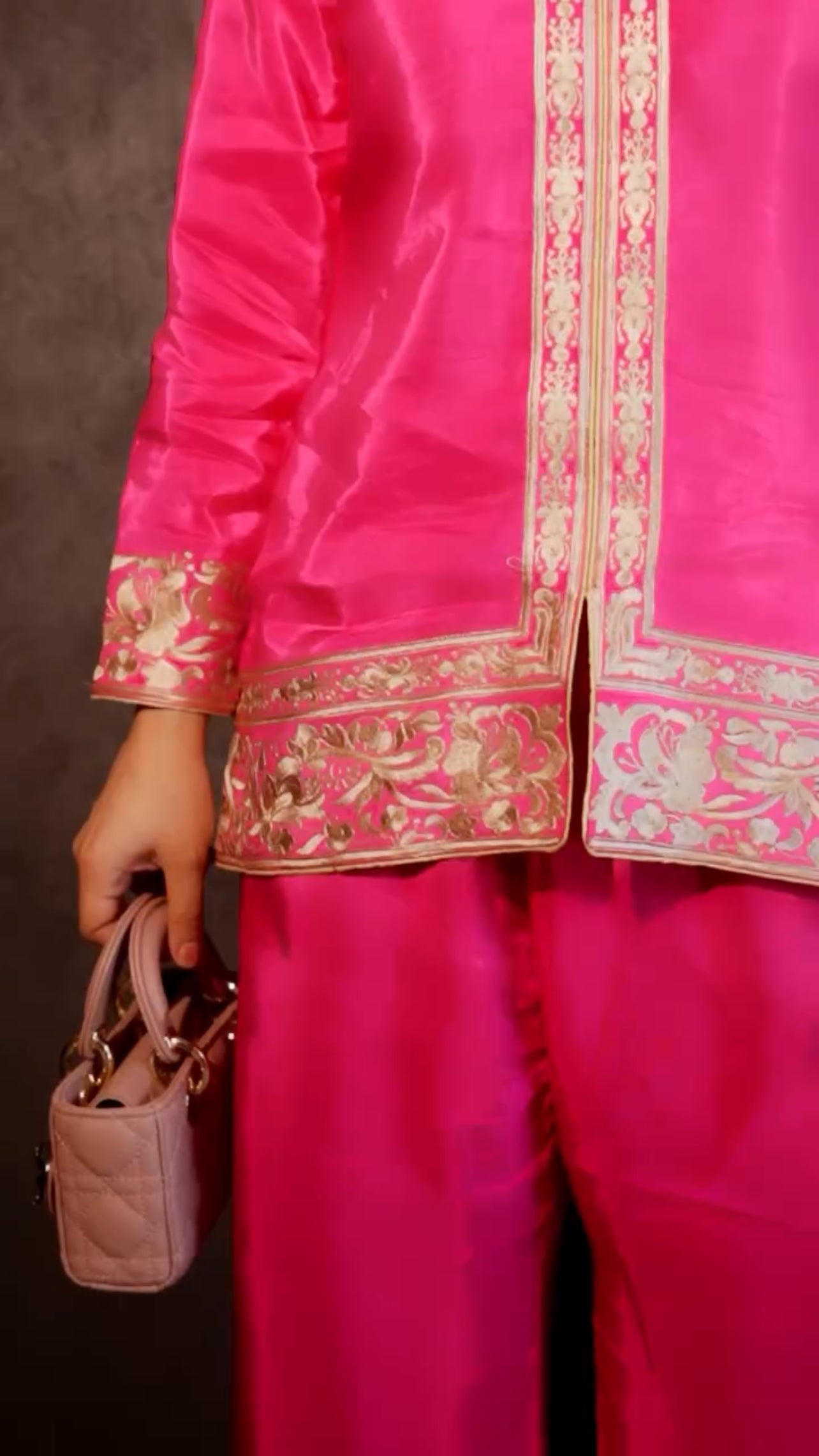 Aroob -Lawn 2pc Embroidered Suit