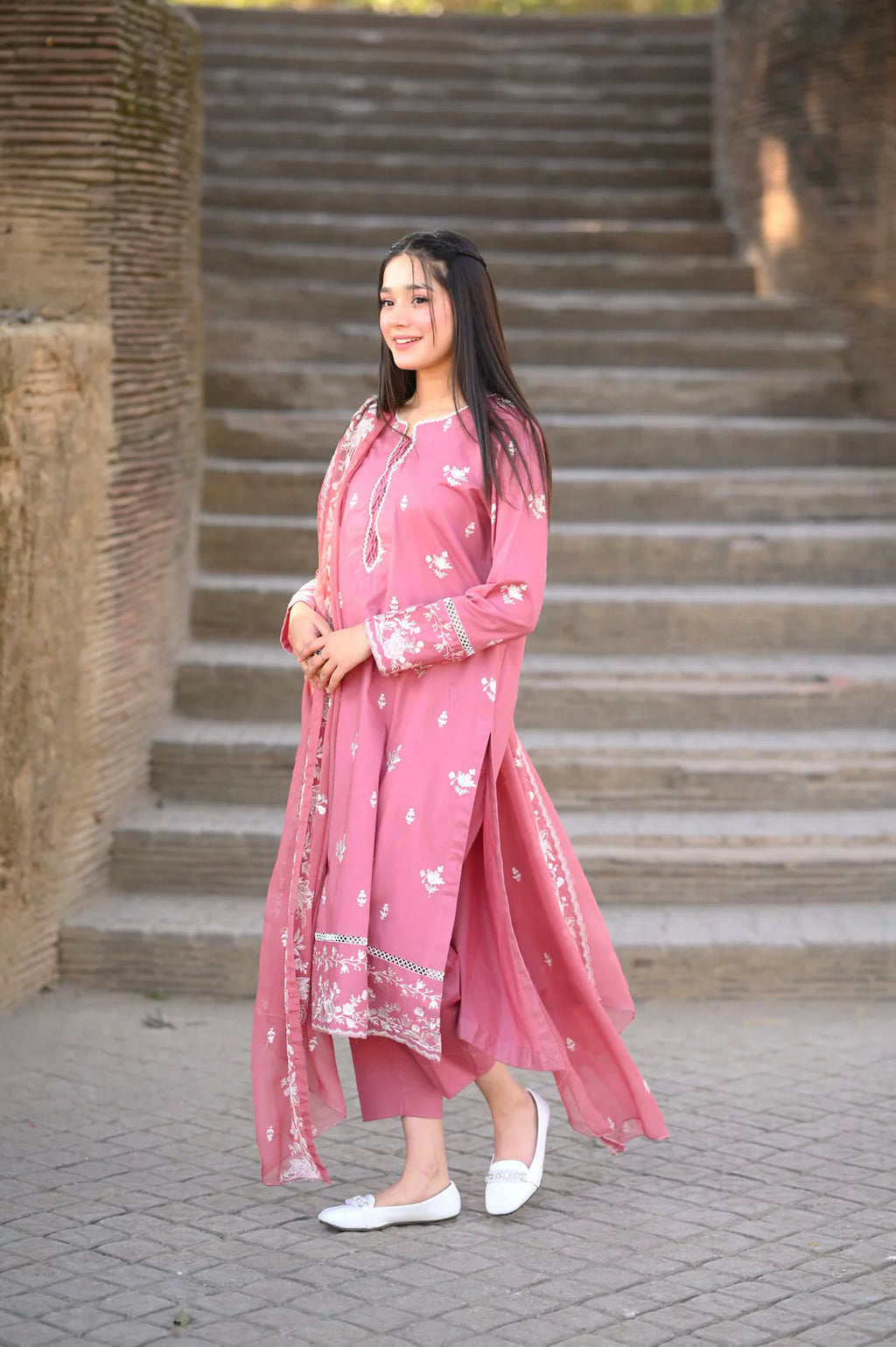 Ayyat - 3pc Embroidred Lawn Stitched Suit