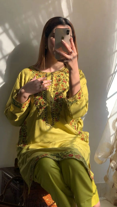 Flower Power Embroidered 2pc